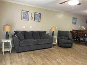 Charming Shoreline townhouse C - Image 3