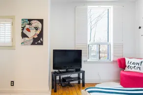 Historic Home with Modern Decor in Downtown Toronto - Image 5