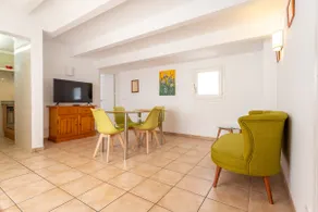 Penthouse with terrace - Image 3