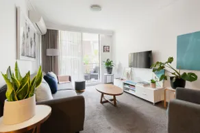 Harbourside Style, 2 Bed, A/C, Pool -Elizabeth Bay - Image 3