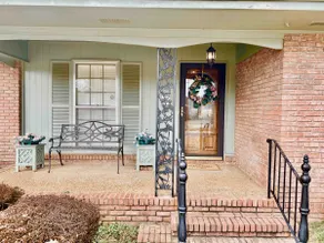 Beautiful Home-Mins to Ft. Moore/Downtown/Shopping - Image 3