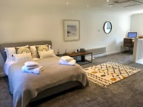 Central Petersfield/South Downs Boutique Lodge - Image 5
