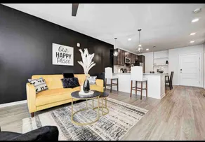 BEAUTIFUL 1BDR APARTMENT W/ KING BED - Image 2