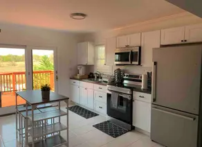 Riverside Apt Close to the Beach & NYC Ferry - Image 4