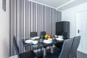CAPRI 13 SA - Contemporary 2 bedroom house in Loughborough with free parking, Close to Loughborough University & M1 Motorway - Image 5