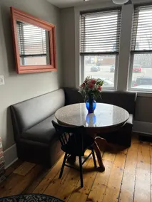 Stylish 3-bedroom 2- bathroom townhouse - Image 2