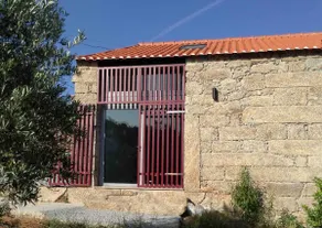 Country house with pool - Image 4