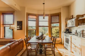 Modern, cozy getaway in charming town (Apt 2A) - Image 3
