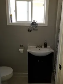 Cozy Studio Cottage w/ King Bed + private entry - Image 3