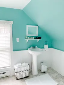 Freedom House Retro Inspired Cottage Apartment - Image 4