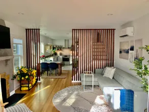 Modern Amenities & Chic Design in Heart of Seattle - Image 3
