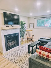 100% Private 1-Bdrm+Fireplace. Quiet+comfortable. - Image 2