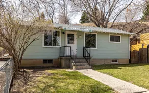 The Hill House • 2 Comfy King Beds, Walk to Main! - Image 2