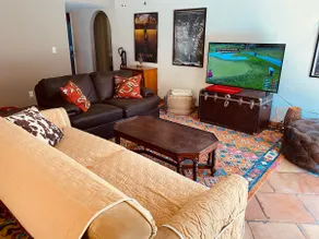 Sunny Home Away From Home. Easy access to Valley. - Image 5