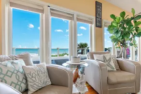 Artist's Beachfront Duplex, Only 25 ft to water! - Image 2