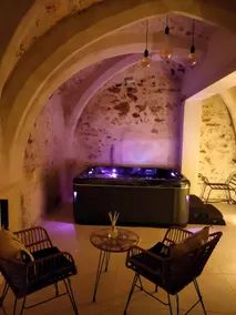 L'Envoûtement Provençal · Private Jacuzzi - Image 2