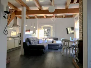 House with fireplace and idyllic garden - Image 2