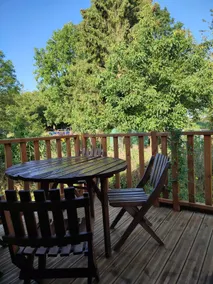 chalet with terrace overlooking garden - Image 2