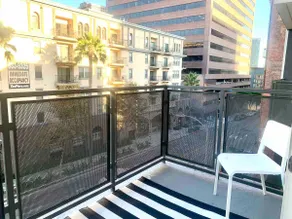 Refurnished 1b w/balcony+ pool+gym - Image 2
