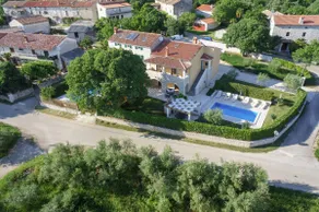 Sunny and family-friendly house near Vrsar - Image 2
