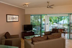 Beach Escape - Spacious 2 Bedroom - Image 3