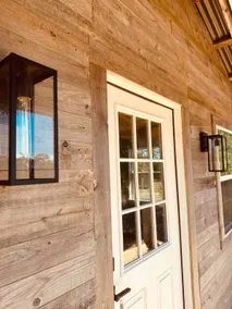 Little Lake Guesthouse - Image 5