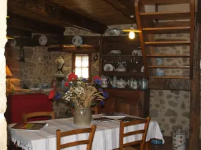 Characterful house in the gorges of the Aveyron - Image 4
