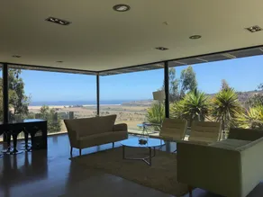 Modern house with ocean view - Image 2