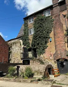 *Location* Spacious Character Flat in Central Rye - Image 2