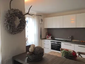 At Romeo's house - Image 3