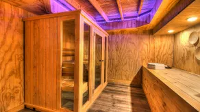 Red Brick Retreat - 8br 6ba Hot Tub Sauna Home Gym - Image 5