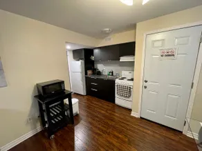 Cozy Little Suite in the middle of Stoney Creek - Image 5