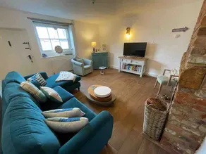Pinnacle Cottage grade II listed home at the coast - Image 3