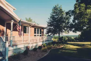 Honey Ridge Hideaway- Historic Home with Vineyard - Image 5