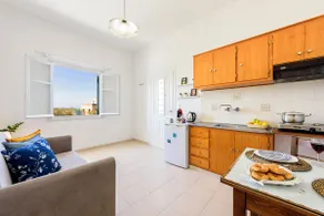 Nikos Apt 2 , just steps from Parasporos beach - Image 5