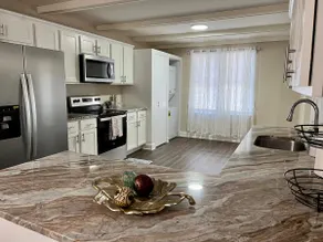 Convenient, spacious 3BR 2.5BA WITH PARKING - Image 2