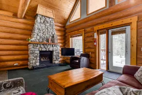 Beautiful Rustic Chalet in the Heart of Rockies - Image 4
