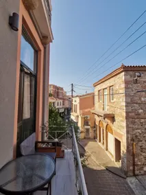 LaZaRTe Mansion in the center of Mytilene - Image 4