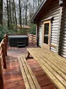Hedgehog Lodge - Luxury Lodge with private hot tub - Image 4