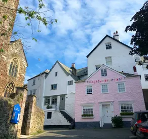 The Pink House, Dartmouth - Image 5