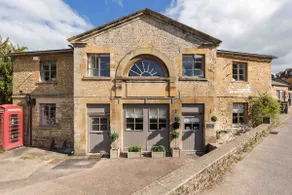 Quintessential Apartment, The Coach house - Image 2