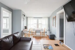 Well Appointed Two Bed At The Heart of Everything - Image 5