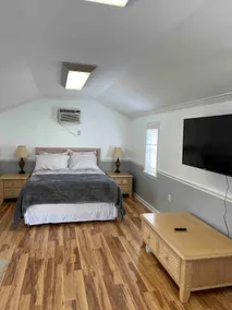 Adorable one bed room guest house with shared pool - Image 2