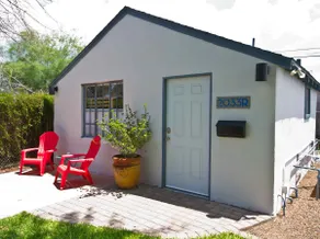 Amazing Central Phoenix Guest House - Image 3