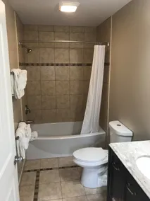 Sundeck 2 Bedroom Cottage with Lake View - Image 4