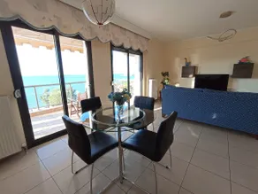 Seafront Family Apartment & free parking, the Cruiseflat - Image 3