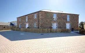 Two Bedroomed Holiday Cottage with Sea Views - Image 3