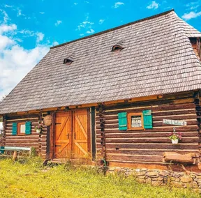 Sura lu' Costan | Costan's Barn - Image 5