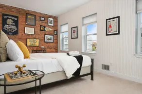 Lawrenceville charmer · sleeps 8, 2 full baths! - Image 5
