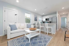 Quiet coastal condo - walk to the beach! - Image 2